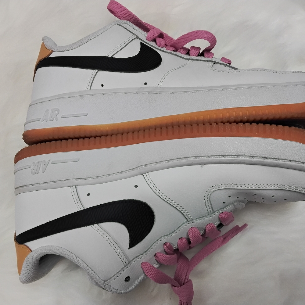 Nike White and Tan Sneakers - Picture 5 of 16